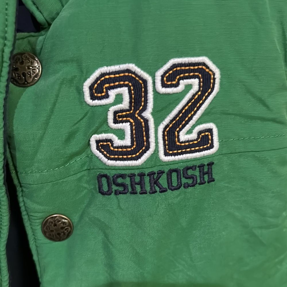 Oshkosh vest in size 3T green and navy - Picture 3 of 5